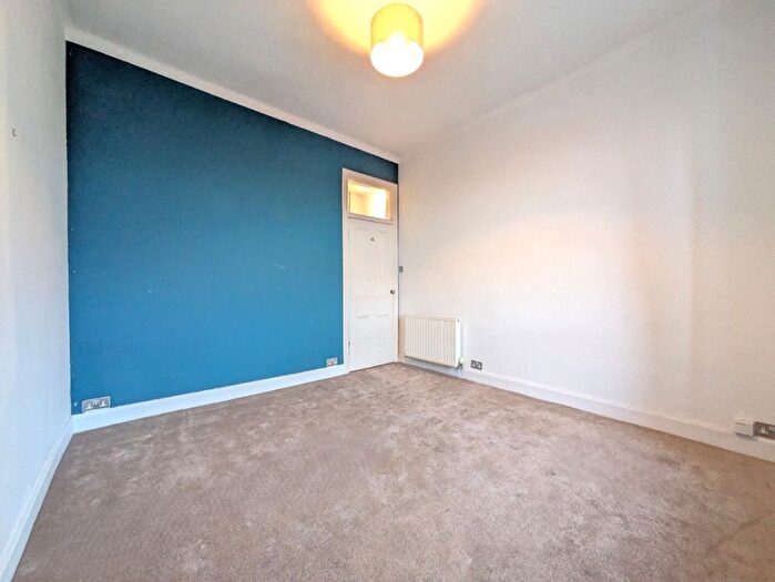 1 Bedroom Flat To Rent In Rossie Place, Easter Road, Edinburgh, EH7