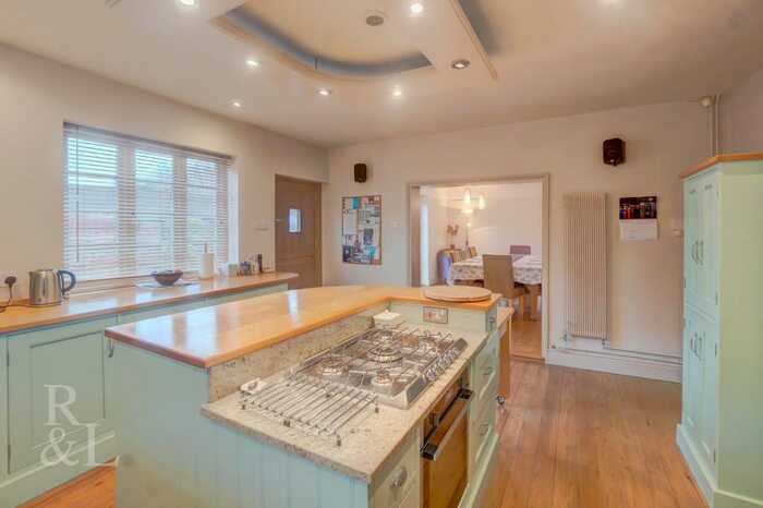 5 Bedroom Property For Sale In Main Street, Gamston, Nottingham, NG2