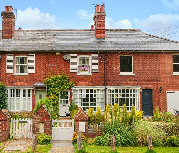 3 Bedroom Terraced House For Sale In The Green, Dunsfold, GU8