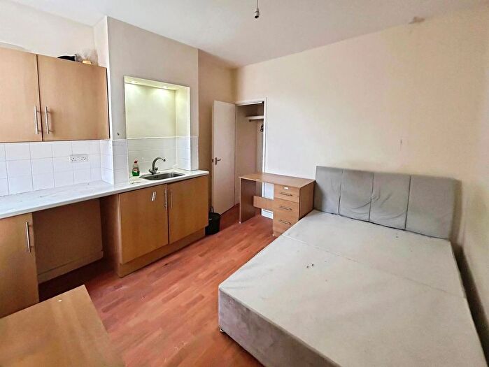 1 Bedroom Property To Rent In Grange Avenue, Reading, Berkshire, RG6