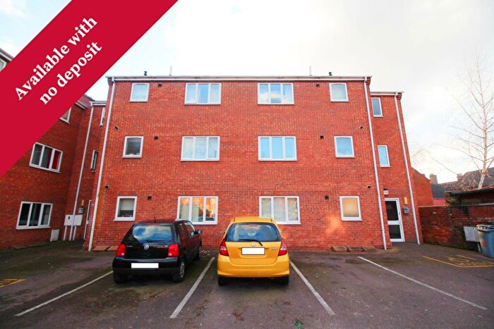 2 Bedroom Flat To Rent In University Court, Grantham, NG31