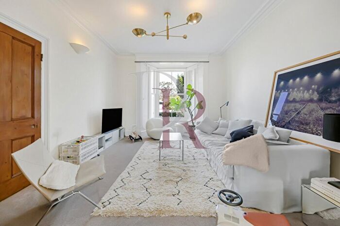 2 Bedroom Apartment To Rent In Blenheim Grove, Peckham Rye, SE15