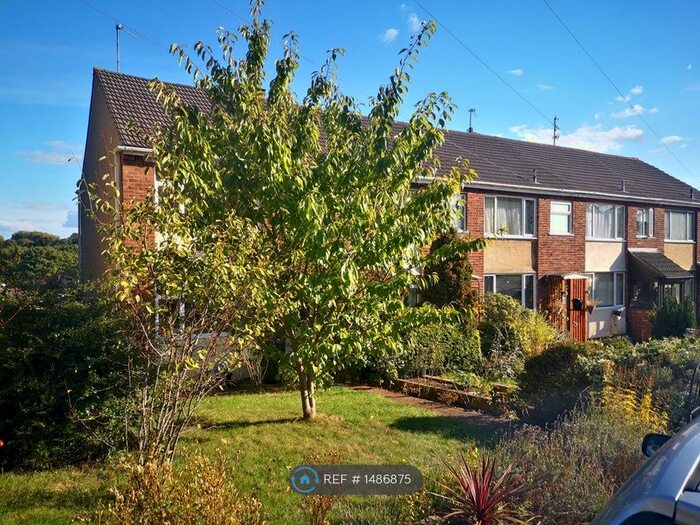 2 Bedroom End Of Terrace House To Rent In Parkside Gardens, Bristol, BS5