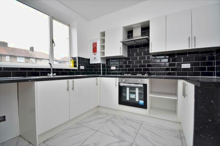 3 Bedroom Terraced House To Rent In Moremead Road London, SE6
