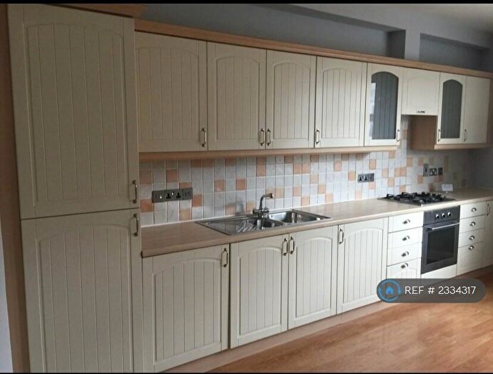 2 Bedroom Flat To Rent In Town Hall Street, Halifax, HX6