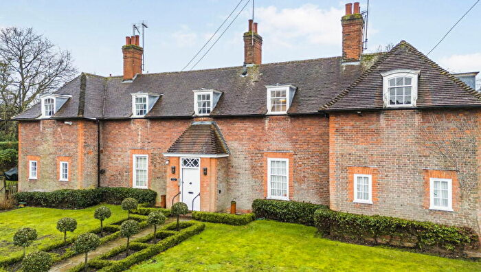 1 Bedroom Flat For Sale In Adelaide Cottages, Homesfield, NW11