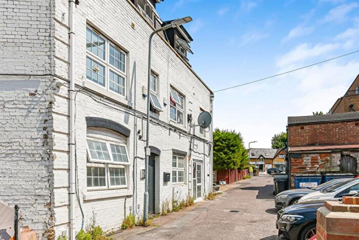 Studio To Rent In Wellington Passage, London, E11
