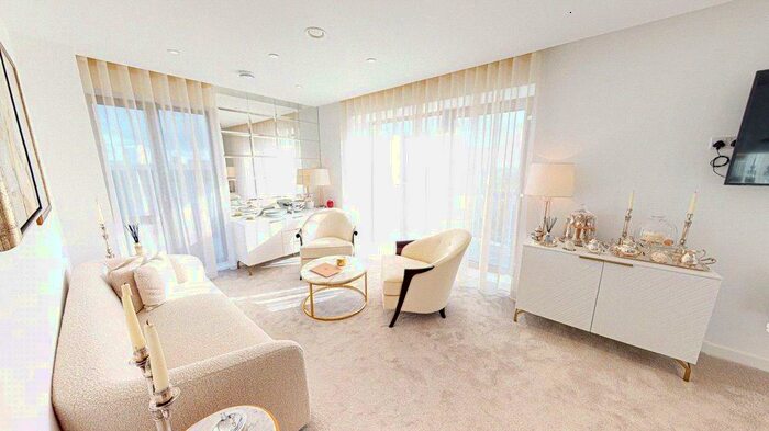 3 Bedroom Apartment To Rent In Local Crescent, Salford, M5