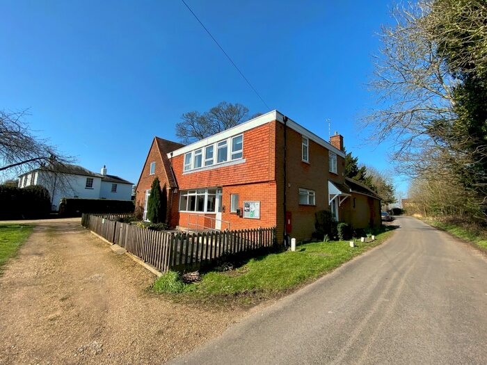 2 Bedroom Flat For Sale In Deeves Hall Lane, Ridge, Herts, EN6