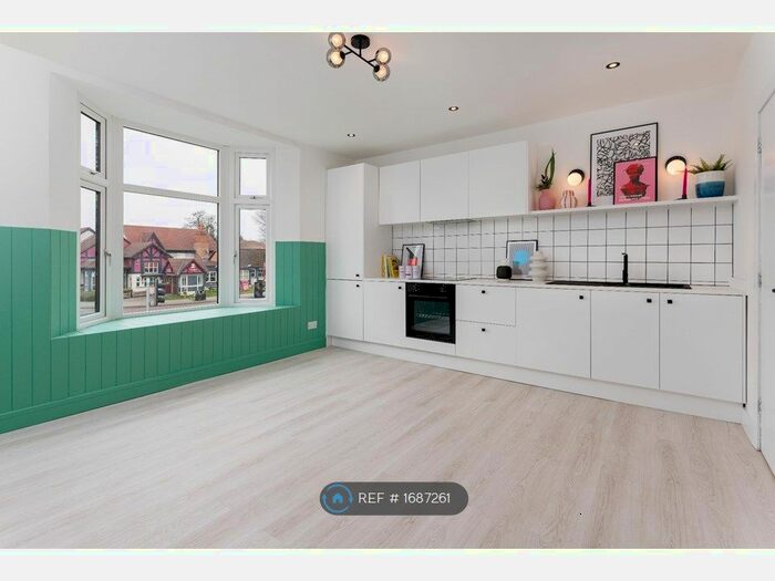 2 Bedroom Flat To Rent In Aigburth Road, Liverpool, L19