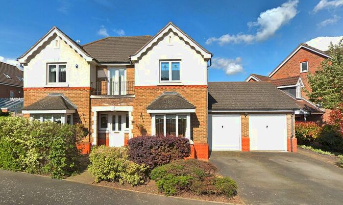 4 Bedroom Detached House To Rent In Woolbrook Road, Crayford, Dartford DA1