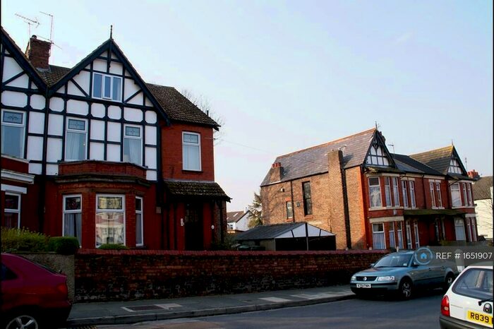 2 Bedroom Flat To Rent In First Floor, Wallasey, CH45