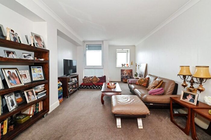 3 Bedroom Apartment To Rent In Abbey Road, St John's Wood, London, NW8