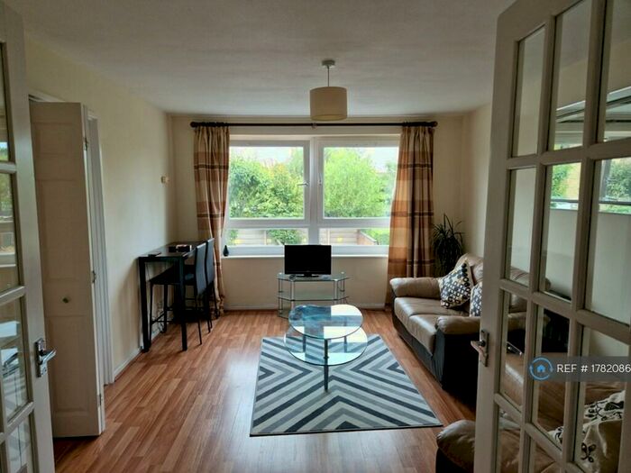 1 Bedroom Flat To Rent In Regent Square, London, E3