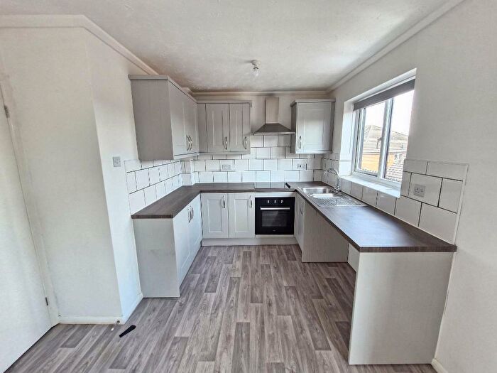 2 Bedroom Flat To Rent In Spencer Court, Station Road, Rushden, Northants, NN10