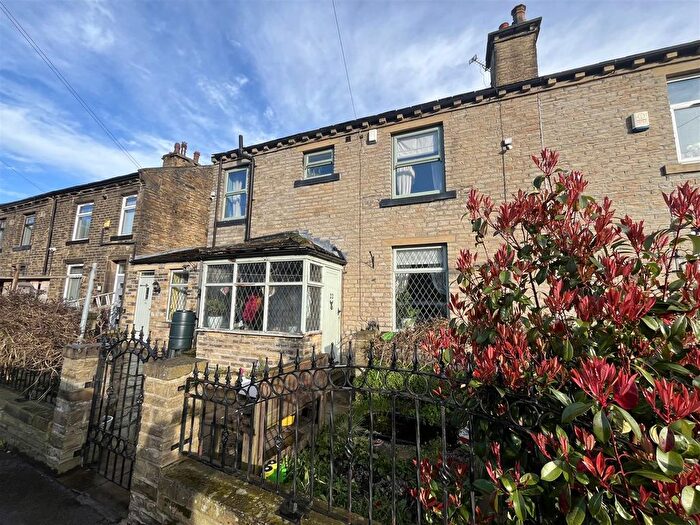 2 Bedroom Terraced House For Sale In Mill Carr Hill Road, Oakenshaw, Bradford, BD12