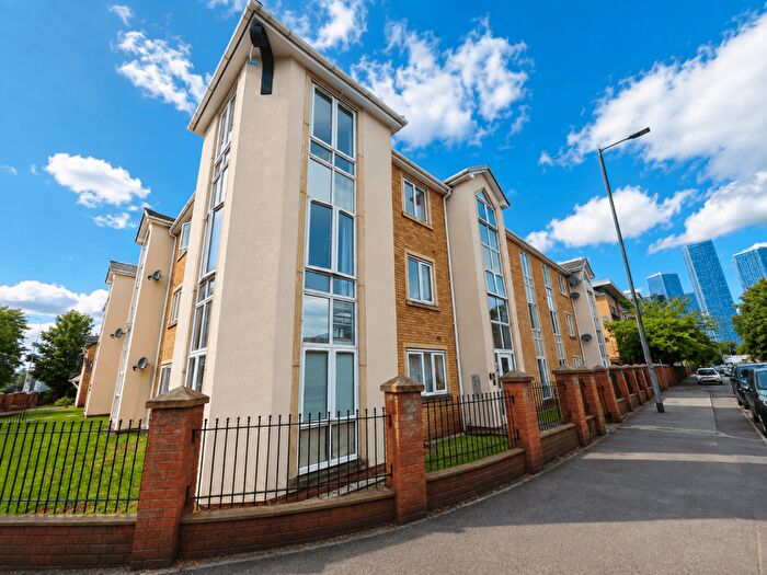 2 Bedroom Apartment To Rent In Old Birley Street, Hulme, Manchester, M15