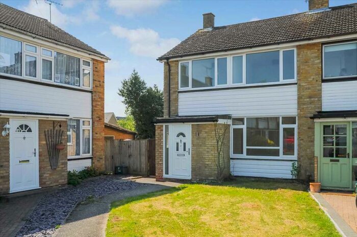 3 Bedroom Terraced House To Rent In Bed End Terrace Family Home, CM2