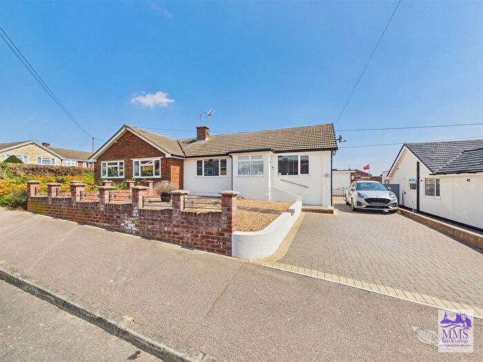 2 Bedroom Semi-Detached Bungalow For Sale In Vidgeon Avenue, Hoo, Rochester, ME3