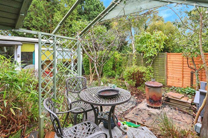 2 Bedroom Flat For Sale In Fraser Road, Poole, Dorset, BH12