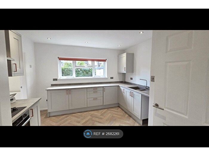 3 Bedroom Semi-Detached House To Rent In Huxley Close, Nottingham, NG8