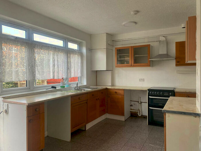 3 Bedroom Terraced House To Rent In Lyndhurst Gardens, Ilford, IG2