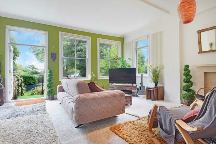 3 Bedroom Flat To Rent In Stanhope Road, N6