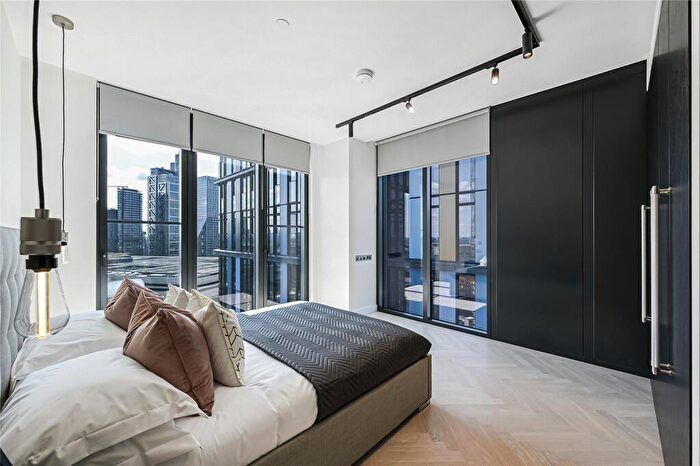 2 Bedroom Apartment To Rent In Sun Street, London, EC2A