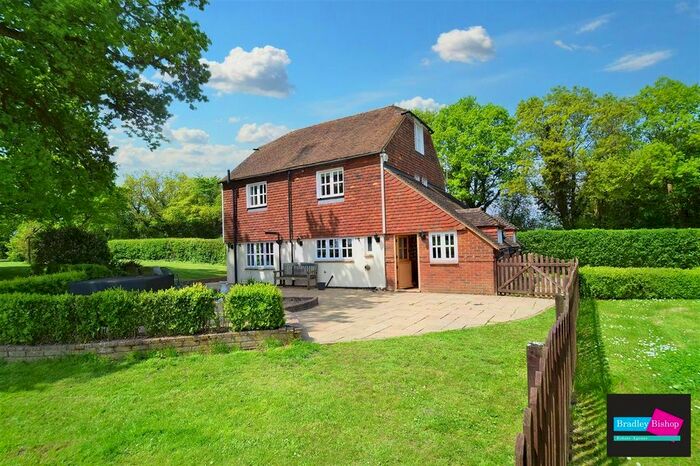 4 Bedroom Detached House For Sale In Stone Cross Road, Bilsington, Ashford, Kent, TN25