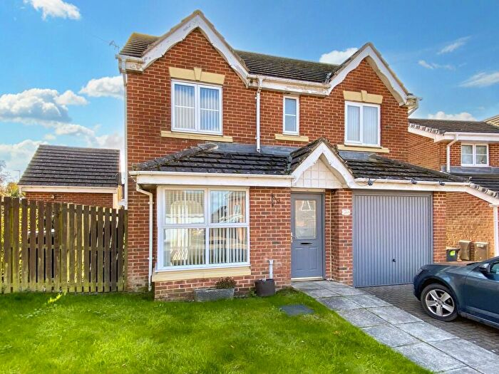 4 Bedroom Town House To Rent In Fenwick Way, Consett, Durham, DH8