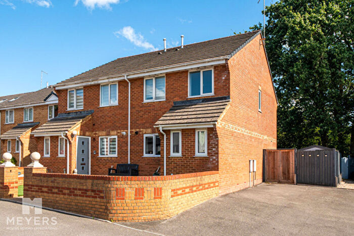 3 Bedroom Semi Detached House For Sale In Windsor Close, Wareham, BH20
