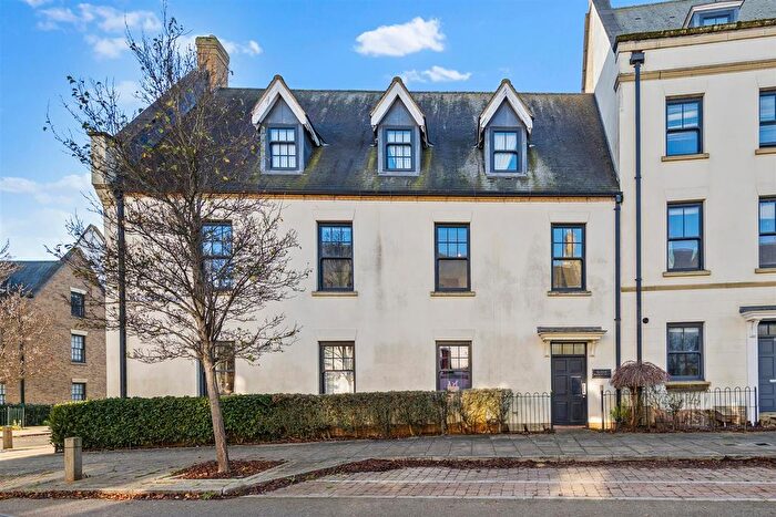 3 Bedroom Flat For Sale In Black Cat Drive, Upton, NN5