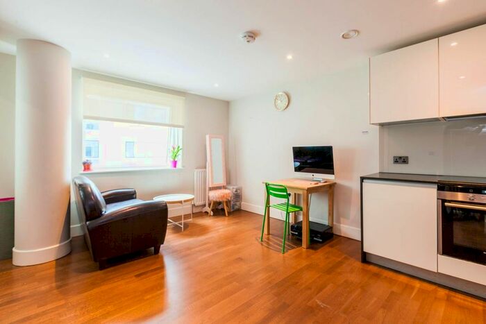 Studio To Rent In Crawford Building, Aldgate, London, E1