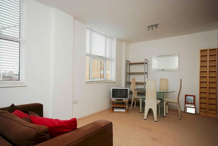 1 Bedroom Flat To Rent In Bromyard Avenue, Acton, London, W3