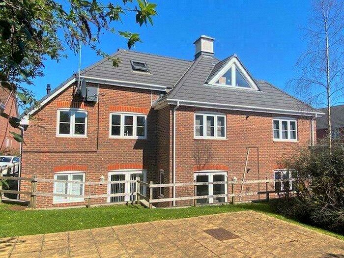 1 Bedroom Apartment To Rent In Redbury Drive, Park Gate, Southampton, Hampshire, SO31