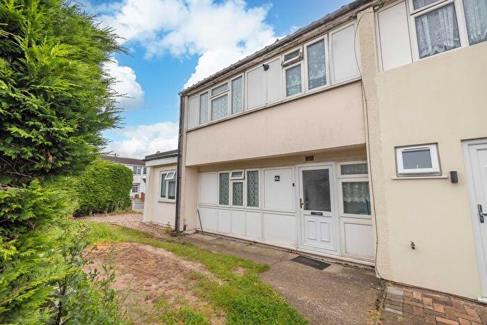 2 Bedroom Maisonette For Sale In Tintern Close, Slough, SL1