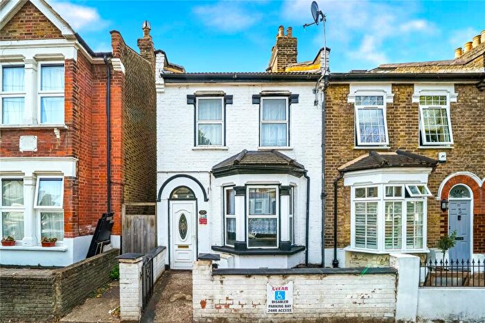 3 Bedroom End Of Terrace House For Sale In Brookscroft Road, Walthamstow, London, E17
