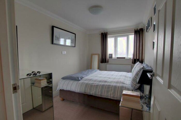 2 Bedroom Flat To Rent In Lower Southend Road, Wickford, SS11
