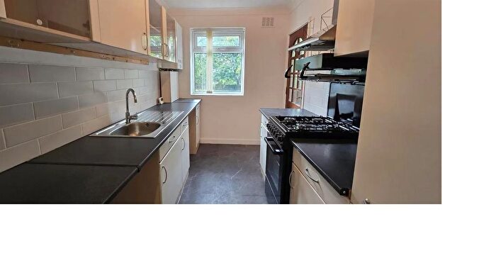 3 Bedroom Property To Rent In Butts Road, Walsall, WS4