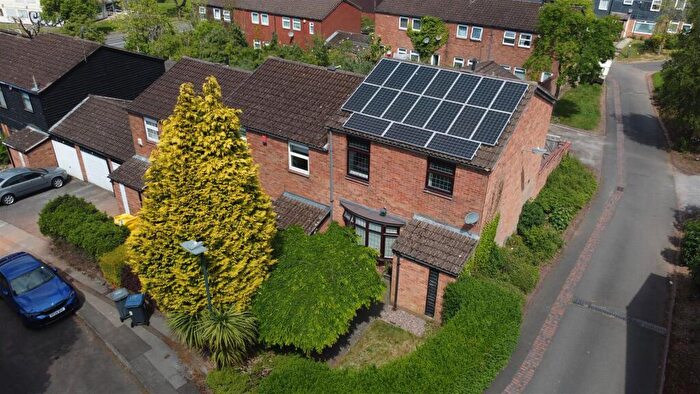 3 Bedroom End Of Terrace House For Sale In Monkshood Retreat, Birmingham, B38