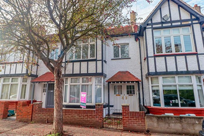 1 Bedroom Flat For Sale In Electric Avenue, Westcliff-on-Sea, SS0
