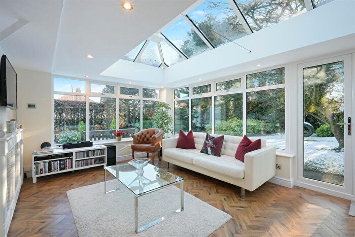 4 Bedroom Detached House For Sale In Tadorne Road, Tadworth, KT20