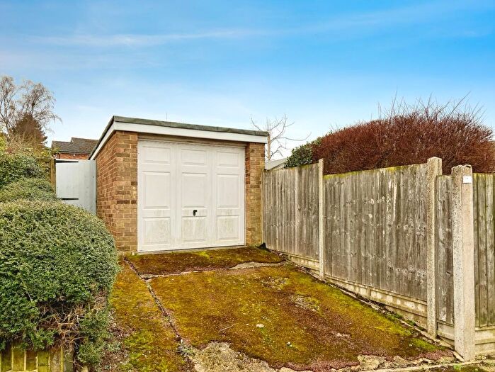 2 Bedroom Semi Detached Bungalow For Sale In Foxglove Road, Willesborough, TN24