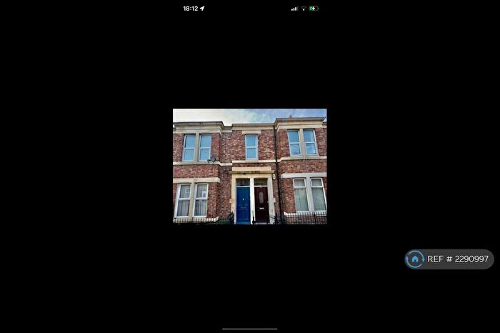 3 Bedroom Flat To Rent In Brinkburn Avenue, Gateshead, NE8