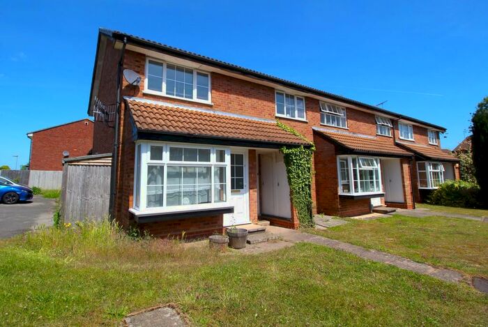 2 Bedroom Maisonette To Rent In John Russell Close, Guildford, GU2