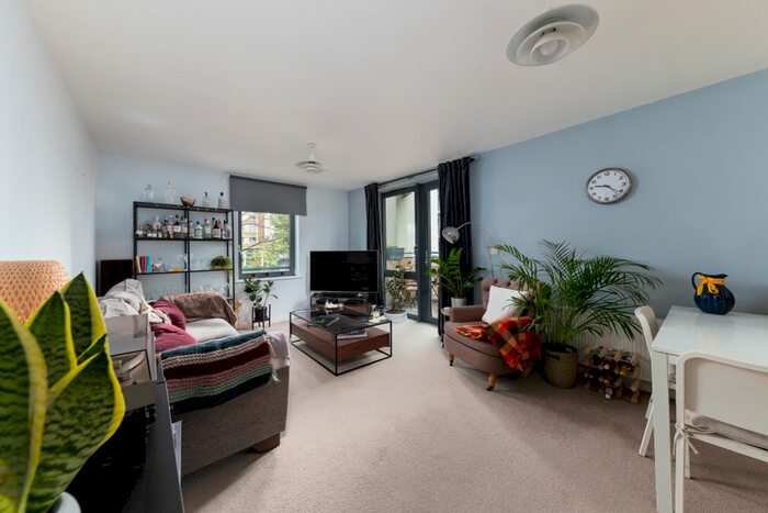 2 Bedroom Flat To Rent In Pooles Park, London, N4