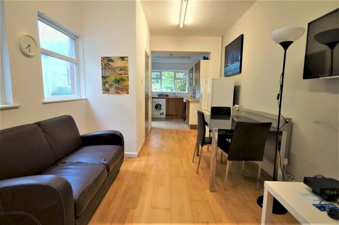 6 Bedroom Terraced House To Rent In Albany Road, Coventry, CV5