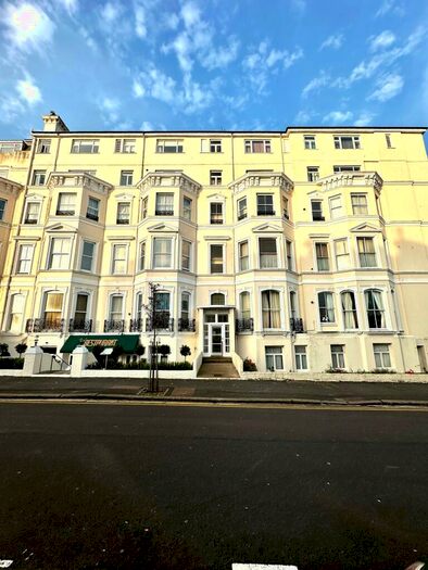 3 Bedroom Flat To Rent In Clifton Gardens, Folkestone, CT20