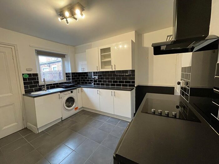 3 Bedroom End Of Terrace House To Rent In Castle Street, Lincoln, LN1