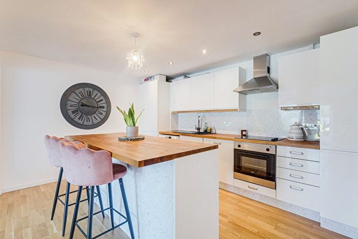 1 Bedroom Flat To Rent In Cricketfield Grove, Leigh-On-Sea, SS9